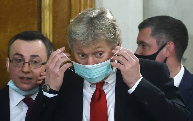 "Взрывная заразность": Песков рассказал об "омикроне" в Кремле