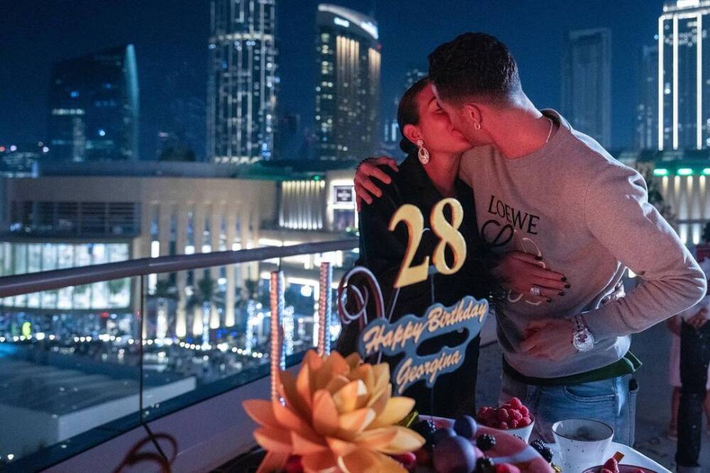 "Мечты сбываются": Роналду устроил роскошный праздник для возлюбленной в день ее рождения
