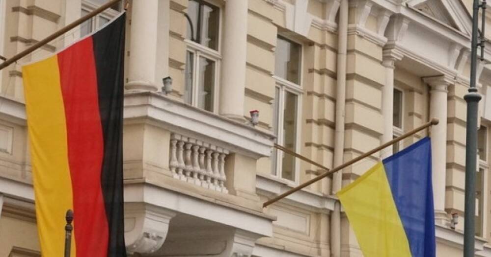 В Гамбурге разбили окно генконсульства Украины