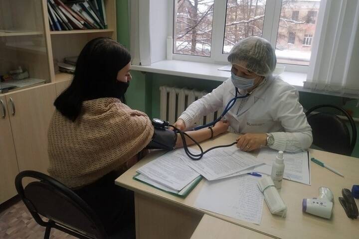 В Костроме прошла первая пробная вакцинация от COVIDа среди подростков