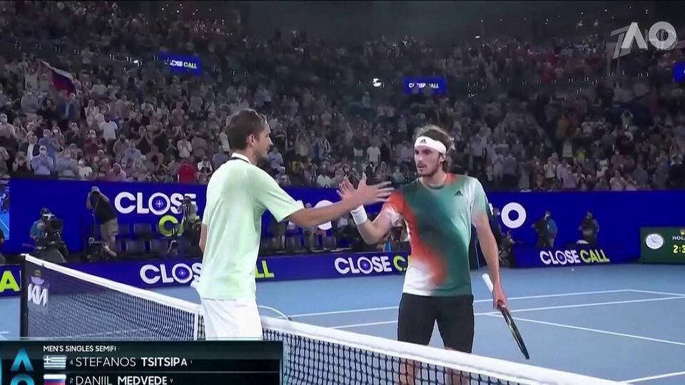 Российский теннисист Даниил Медведев вышел в финал Australian Open, где его соперником станет Рафаэль Надаль
