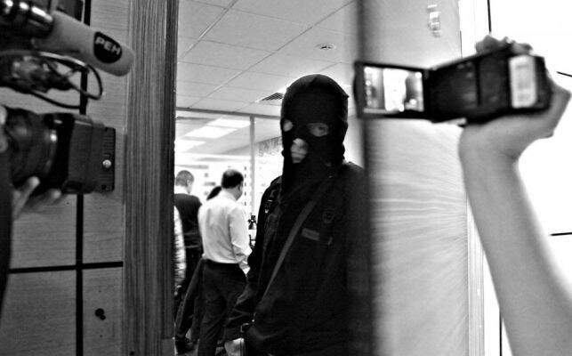 Суд в Москве арестовал фотографа ФБК за призывы к терроризму
