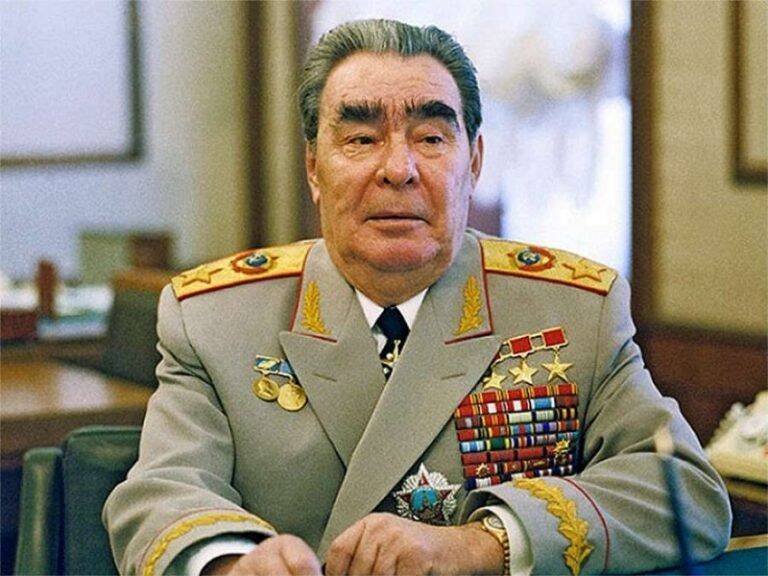 За что Брежнева лишили после смерти самого ценного советского ордена - Русская семерка