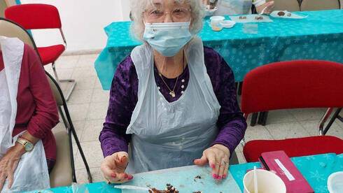 Скидки на лечение зубов, очки и ремонт: все права выживших в Катастрофе в Израиле
