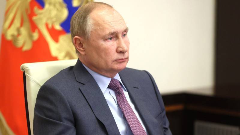 Путин поручил изучить вопрос предоставления выплат россиянам в ЛДНР через «Госуслуги»