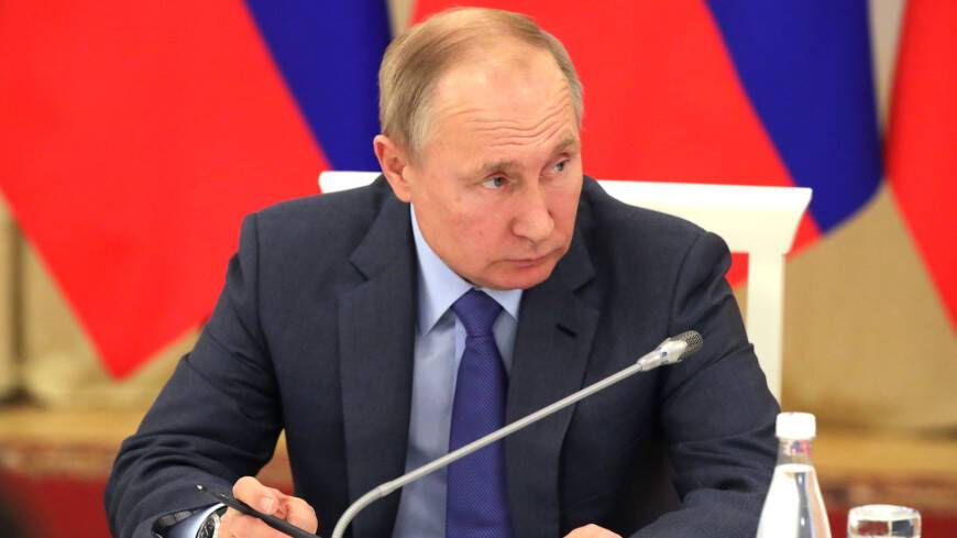 Путин поручил Минпросвещения внести в план воспитательной работы дни памяти жертв геноцида