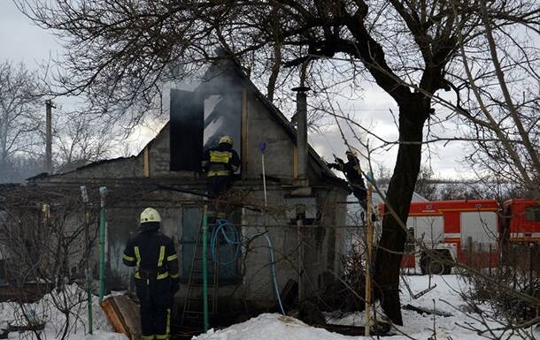 В Днепре при пожаре в дачном домике погиб человек