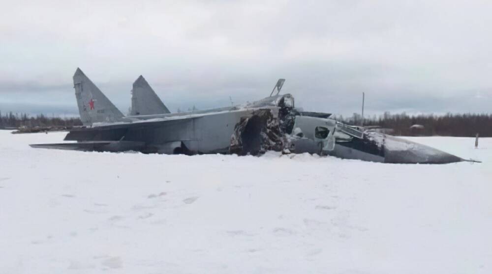В России истребитель развалился на части прямо на аэродроме