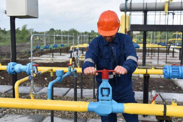 Политолог Корнейчук: Киеву придется закупать российский газ напрямую
