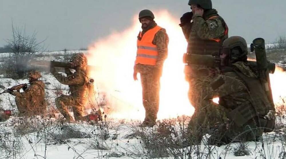 Украинские огнеметчики прошли курс подготовки в зоне ООС