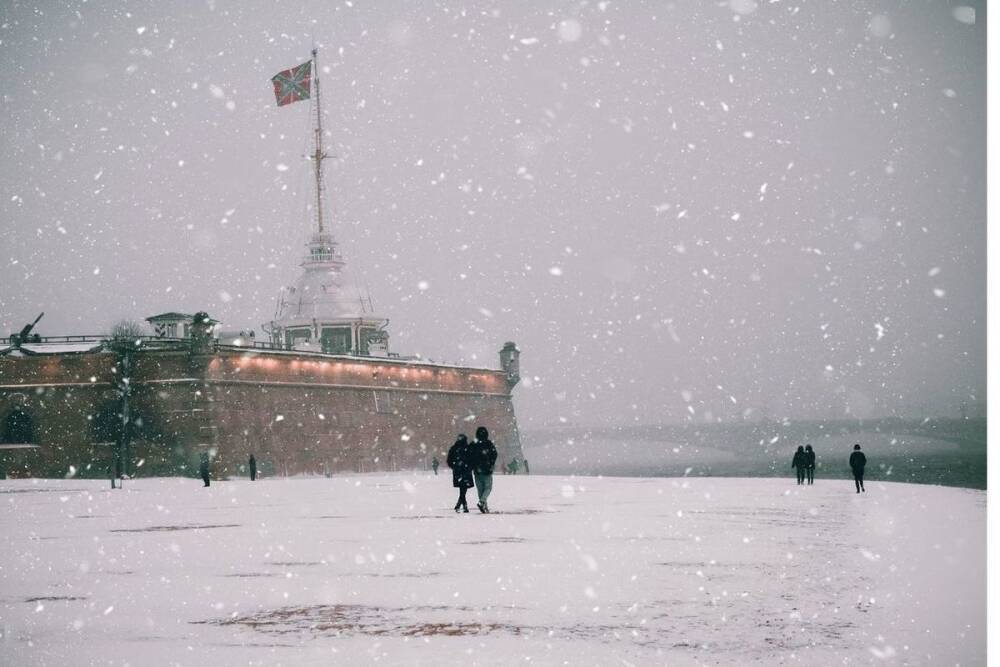 Петербуржцев предупредили о сохранении снегопада 31 января