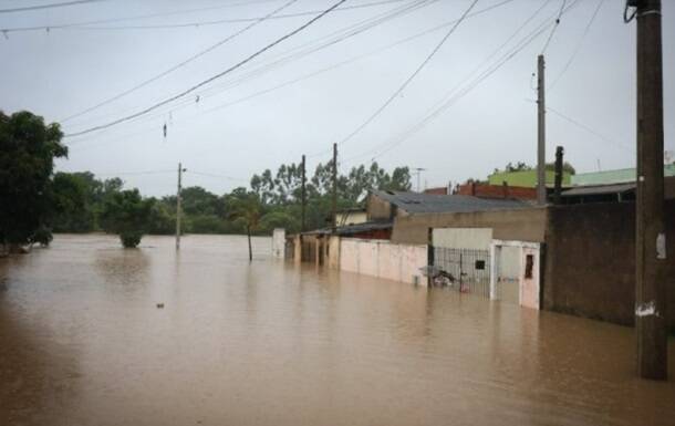 Проливные дожди в Бразилии привели к гибели 20 человек