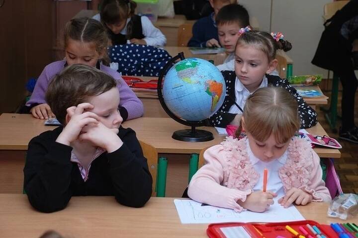 Переводить на дистант все школы Томской области и остальных регионов страны Минпросвещения не намерено