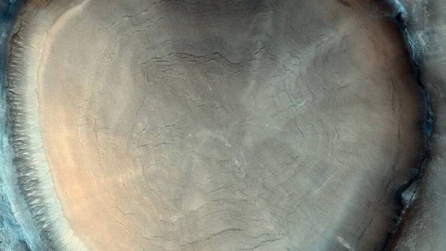 На Марсе заметили гигантский «пень»