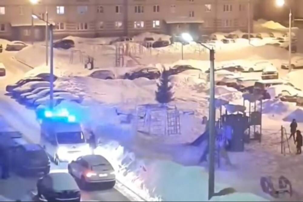 Легковушка перекрыла путь водителю скорой помощи в Новочебоксарске