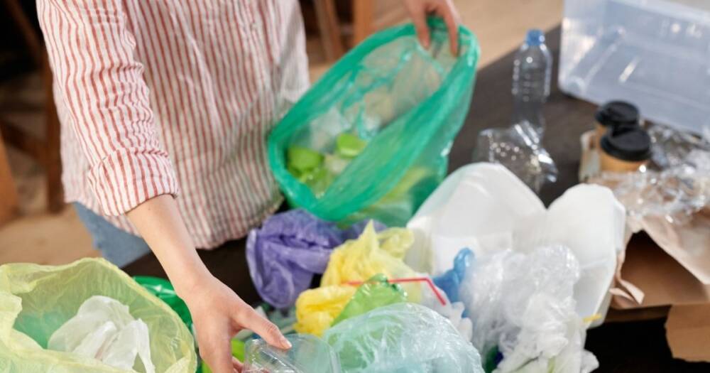 Пластиковые пакеты в Украине подорожают с завтрашнего дня: что известно
