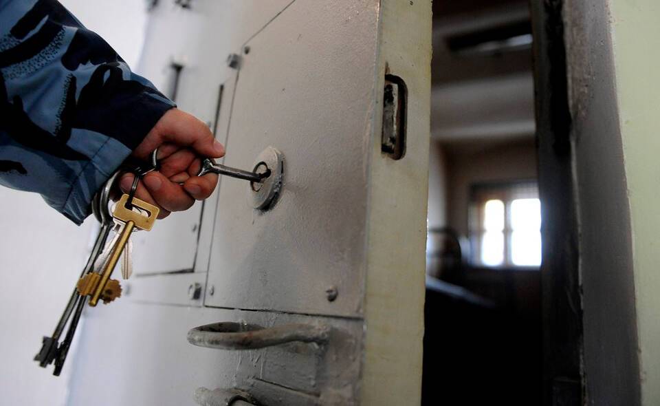 Мирзиёев помиловал свыше 60 человек, отбывающих наказание в тюрьмах