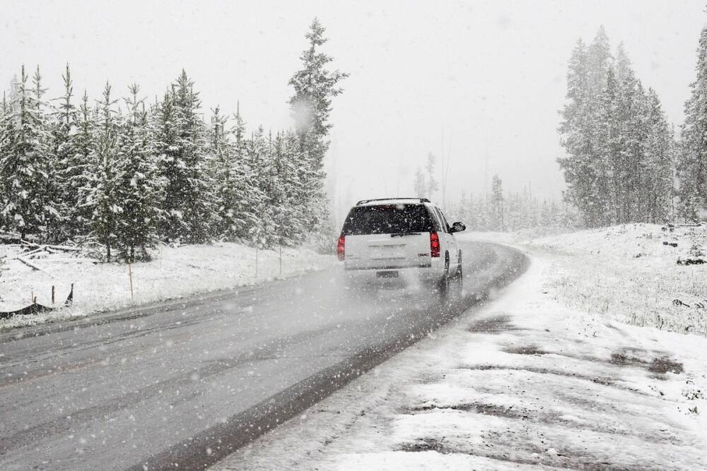 Спасатели предупредили воронежских водителей о снежных заносах