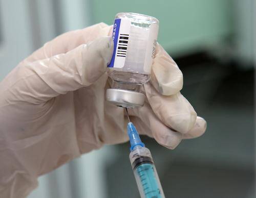 В Армении одобрили использование российской вакцины «Спутник Лайт»