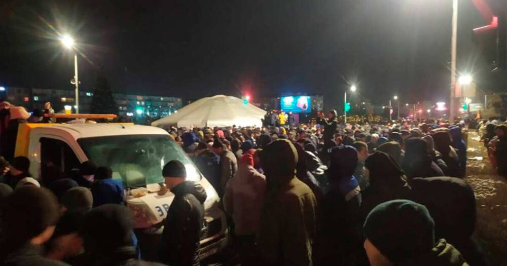 Протестующие в Актау отказались уходить и требуют встречи с Токаевым