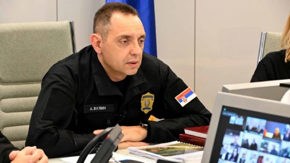 Глава МВД Сербии: «Вучича хотят свергнуть за отказ вводить...
