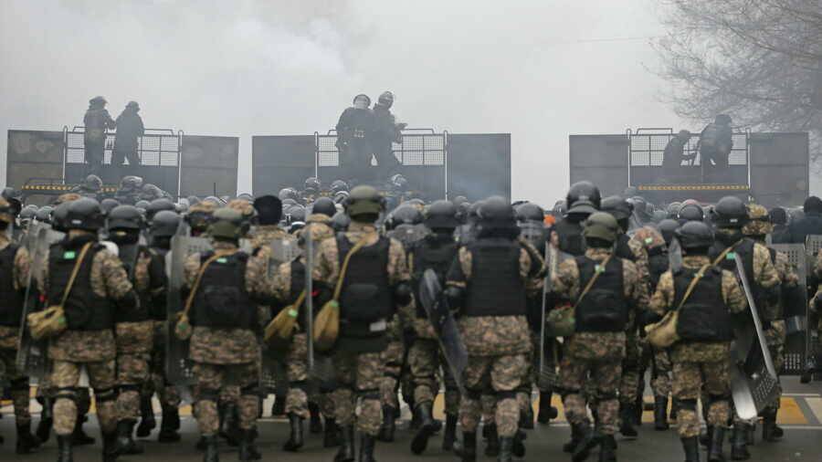 Политолог рассказал, как изменится ситуация в Казахстане после ввода войск