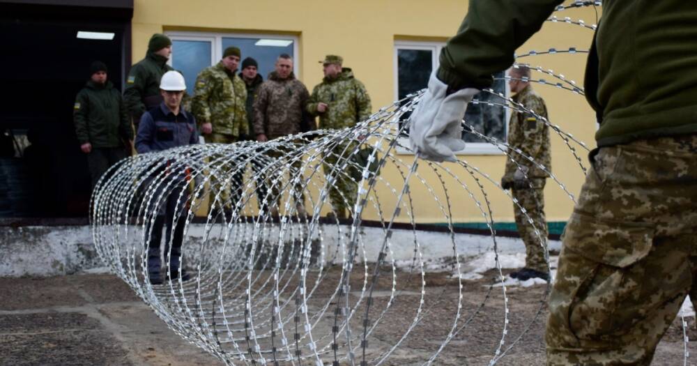ГПСУ изготовила почти 2000 бухт колючей проволоки для обустройства границы с Беларусью