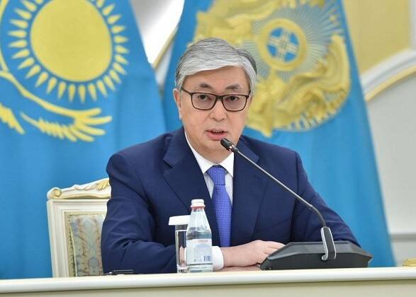 Аэропорт и пять самолетов захвачены "террористами" в Алмате - президент Казахстана