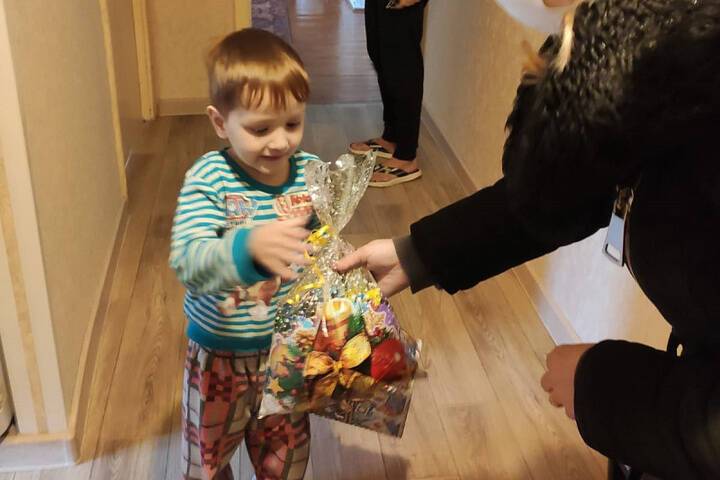 Дети Советского района получили подарки от администрации города