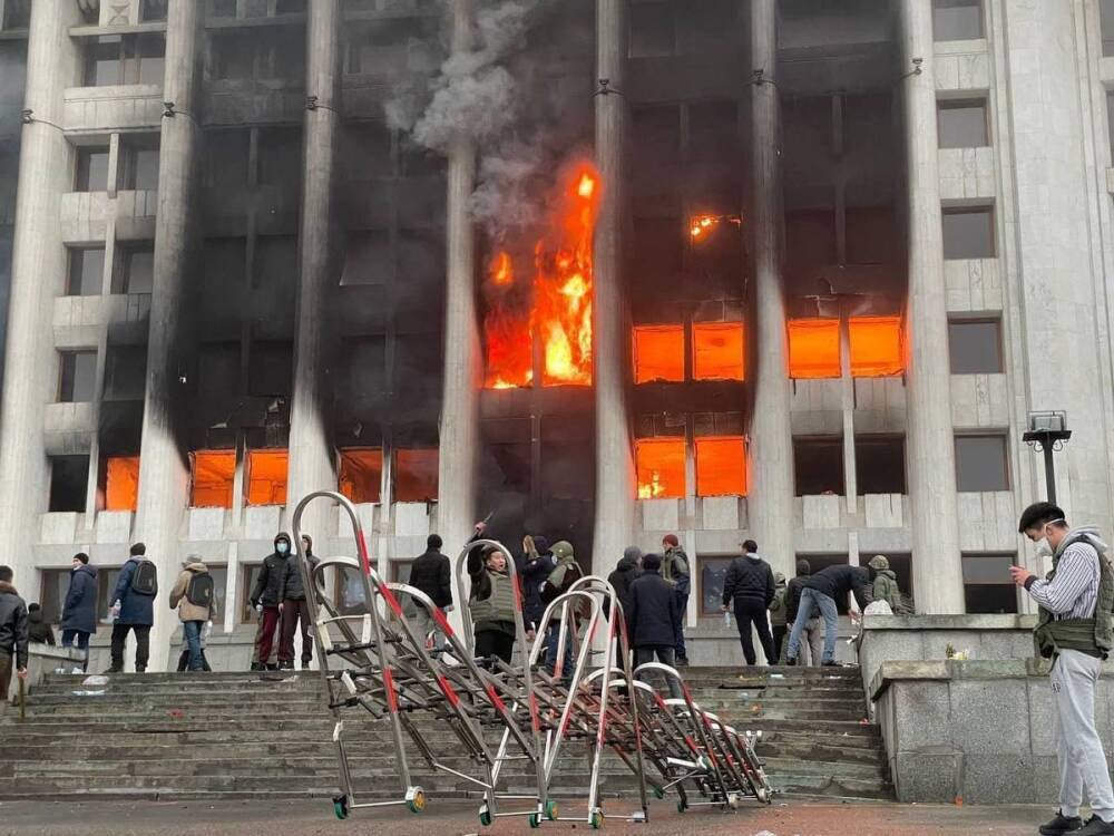 Пожары в Алма-Ате высветили британский след