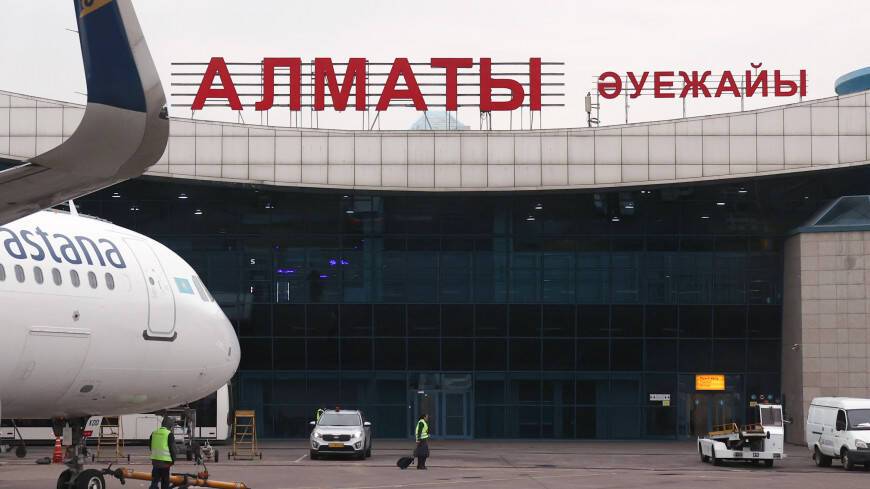 Аэропорт Алматы приостановил работу