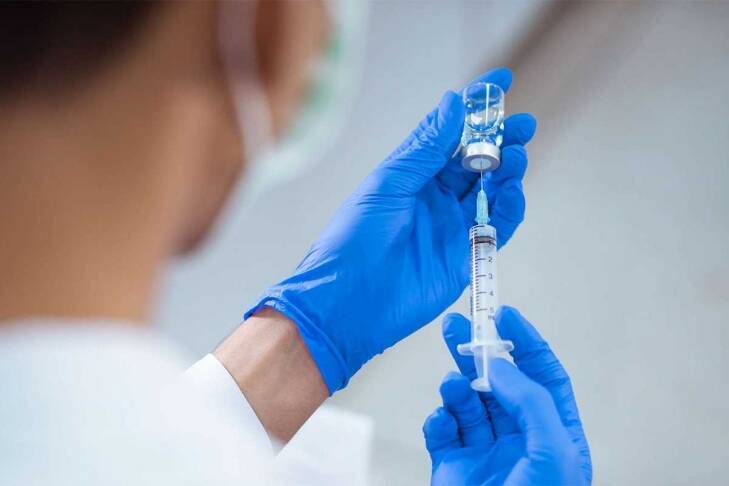 Темпы вакцинации растут: за сутки прививки от коронавируса сделали более 100 тысяч украинцев