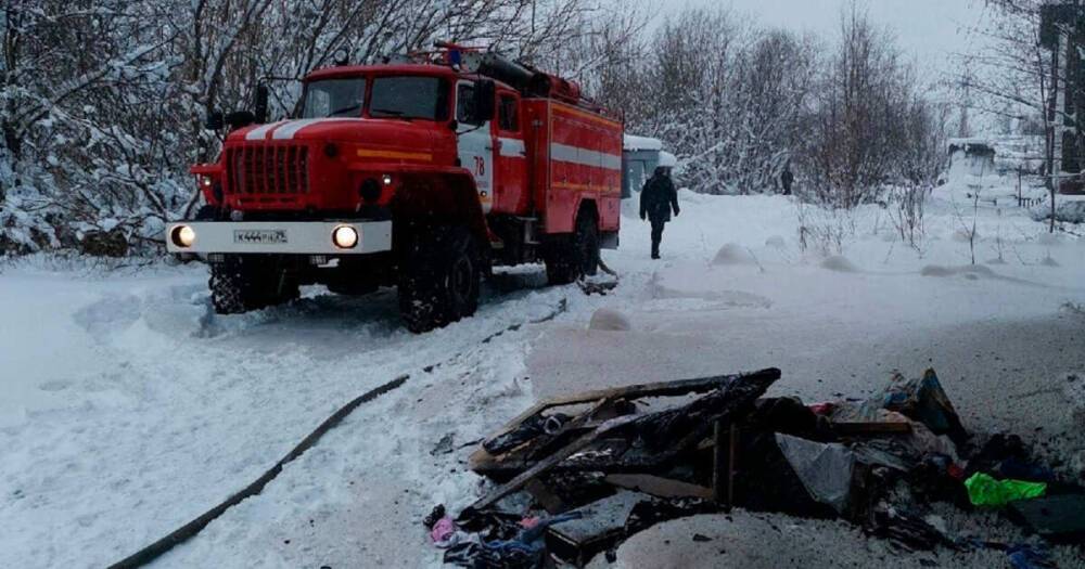 Два ребенка погибли при пожаре в доме в Архангельске