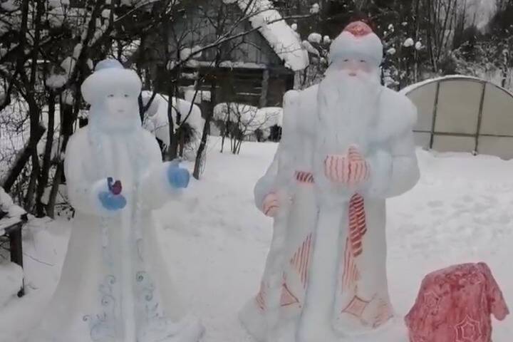 В Тверской области появились снежные Дед Мороз и Снегурочка