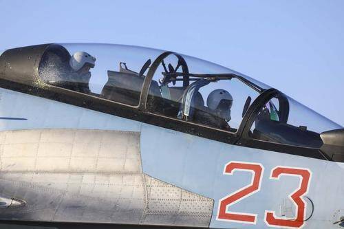 Avia.pro: истребители Су-30 могли отработать условное уничтожение самолета боевого управления США, находившегося в небе Украины