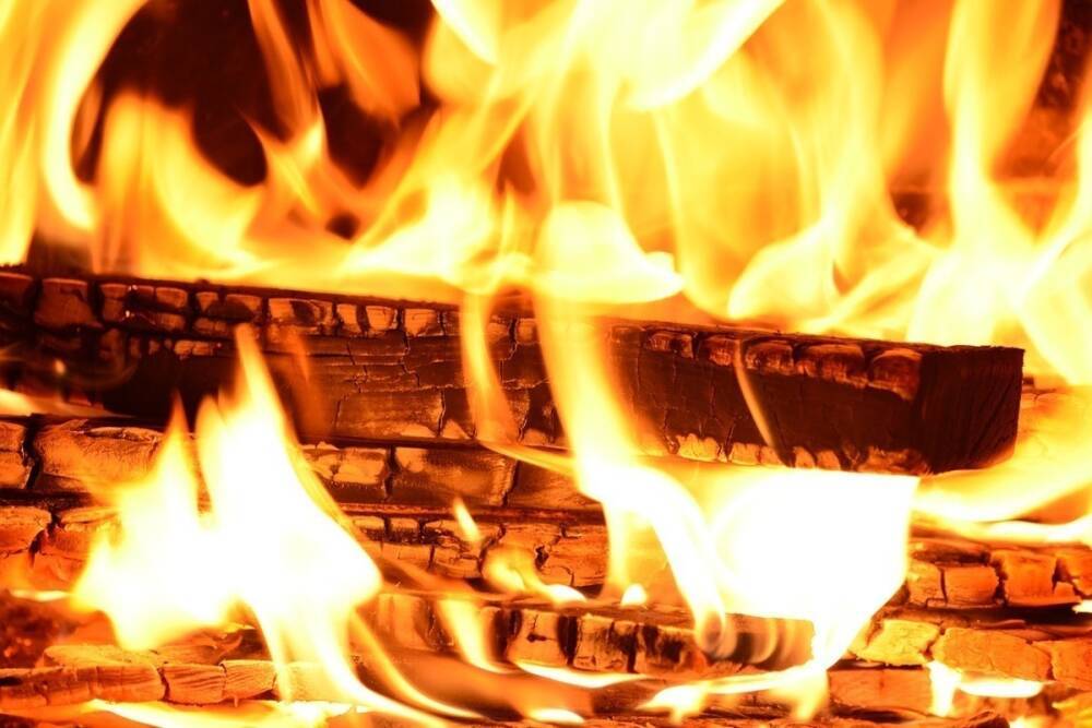 В Томской области горели несколько деревянных домов под Рождество