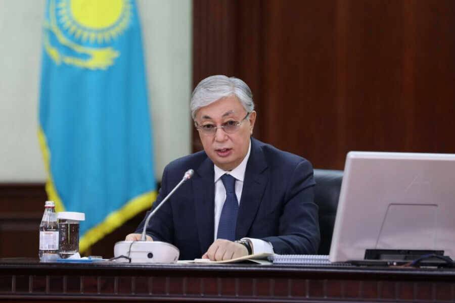Токаев заявил, что Казахстан имеет дело с иностранными бандитами