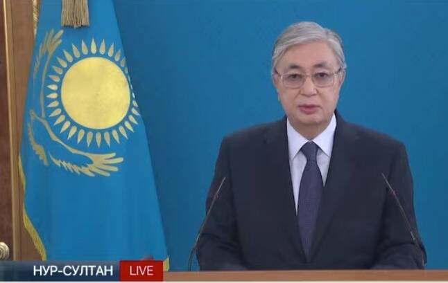 Президент Казахстана заявил, что разрешил открывать огонь на поражение без предупреждения