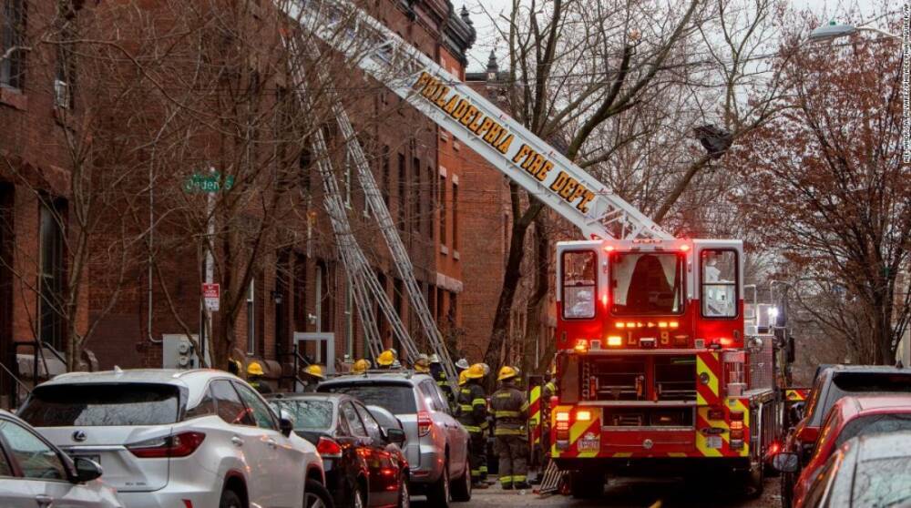 Пожар в жилом доме в Филадельфии унес жизнь 12 человек
