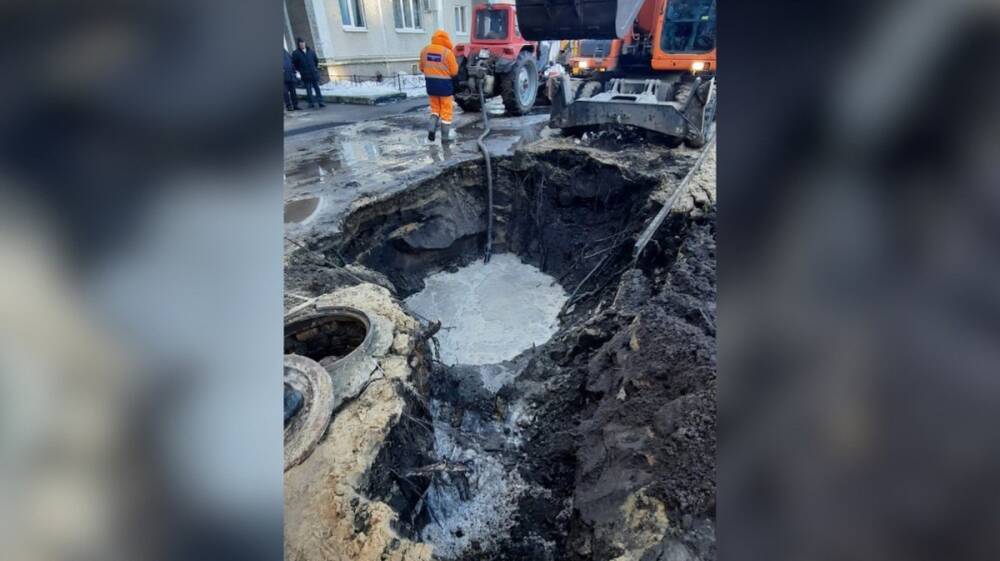 В Воронеже целый район остался без воды на 16 часов из-за коммунальной аварии