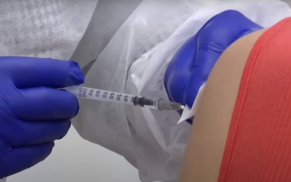 Бустерная вакцина: как записаться на прививку и получить сертификат