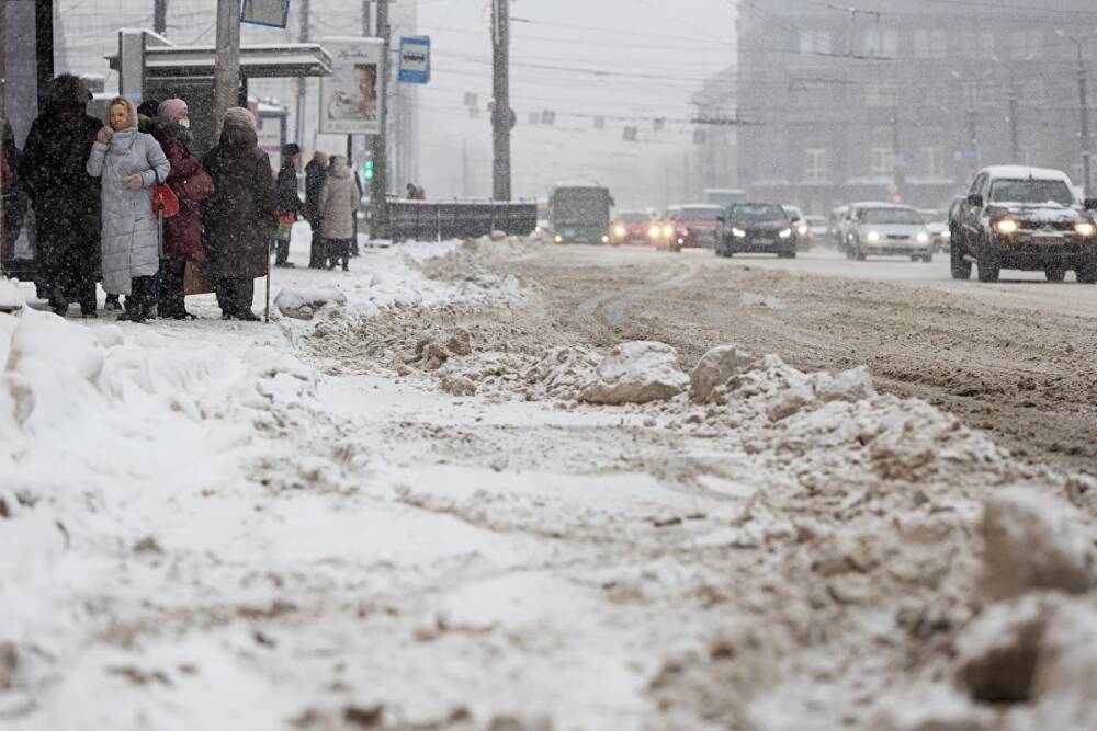 В Челябинской области из-за снегопада продлили ограничение движения на трассе М-5