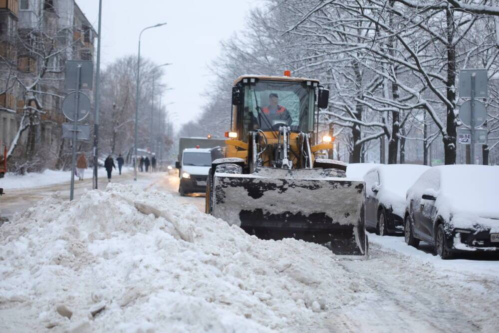 Петербуржцы массово жалуются на плохую уборку снега