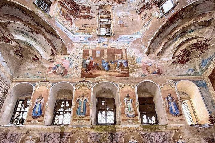 В старинном храме Тверской области практически исчезли росписи царской эпохи