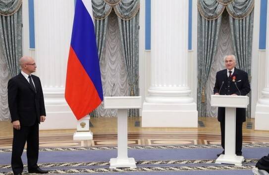 «Вон с порога, Дога»: кавалер российского ордена просит Байдена остановить Россию