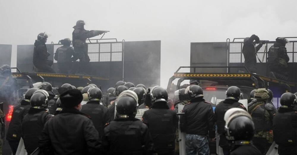 "Стреляли на поражение". Протестующих в Казахстане, возможно, расстреливали российские военные