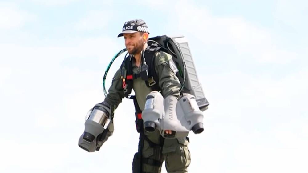Военные НАТО испытали реактивный ранец Jet Suit на учениях в Словении