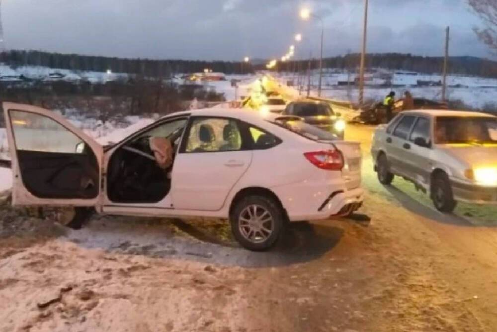 На Южном Урале в ДТП на трассе погиб 19-летний водитель
