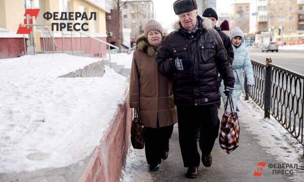 Часть пенсионеров получит по 21 000 рублей на карты 10 января