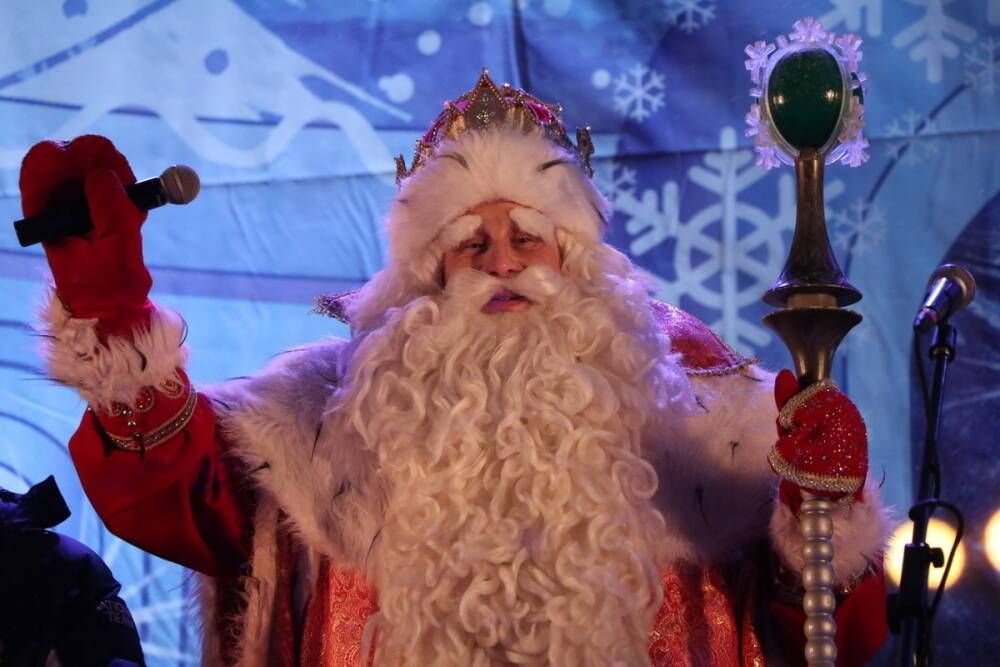 Дед Мороз прибыл в Петербург из Великого Устюга на праздничном поезде